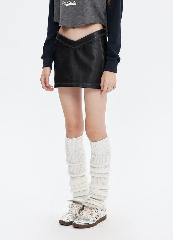 Mary V-shaped Low-rise Leather Skirt