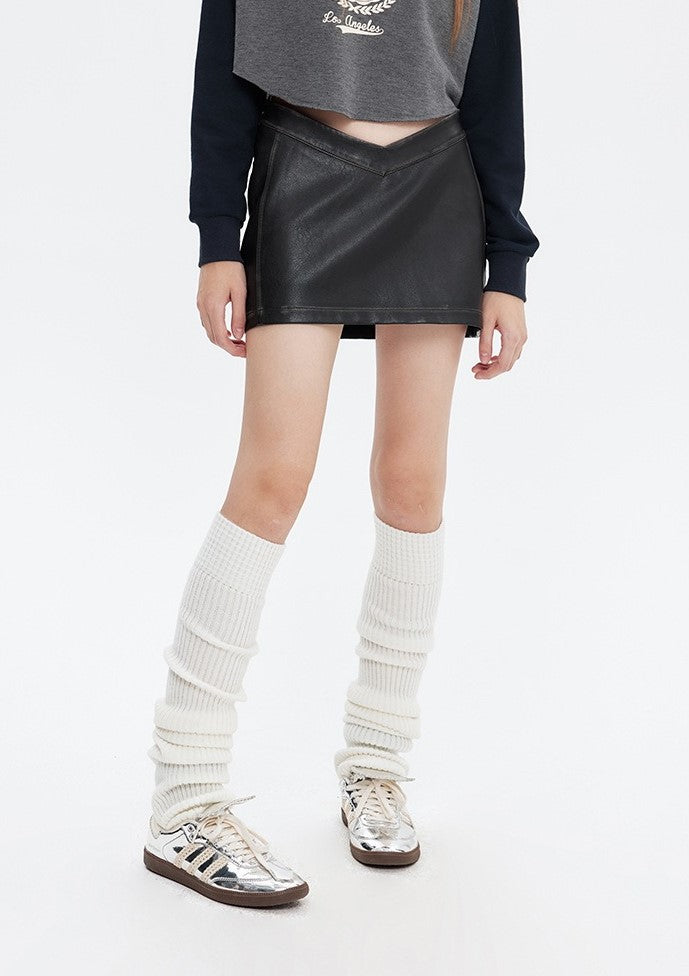 Mary V-shaped Low-rise Leather Skirt