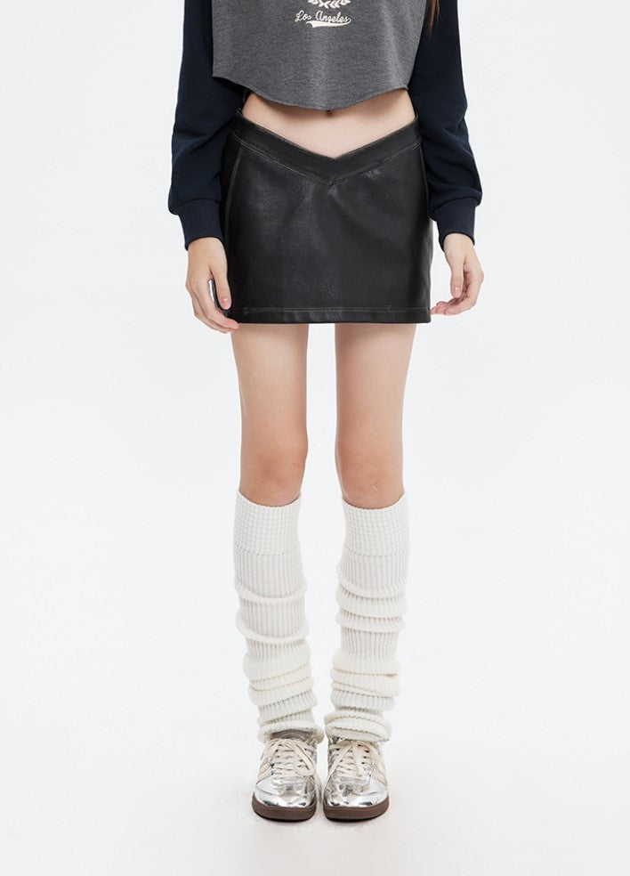 Mary V-shaped Low-rise Leather Skirt